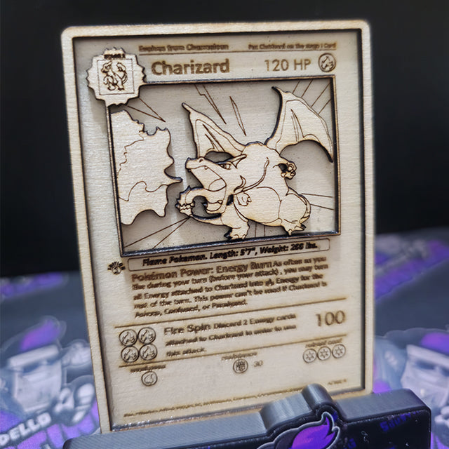 Carta Pokémon Multistrato in Legno - Charizard
